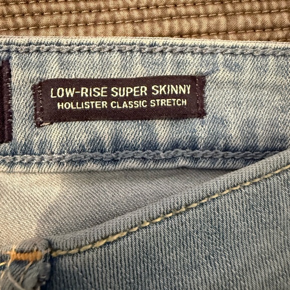📦 Hollister Skinny Blue Jeans with Faded Distressing - Picture 10 of 11